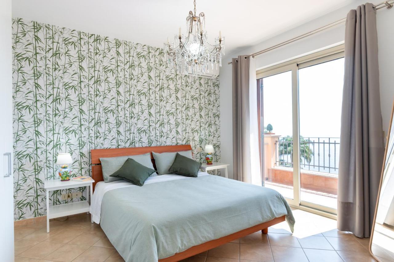 Taormina Panoramic Apartment With Parking 外观 照片
