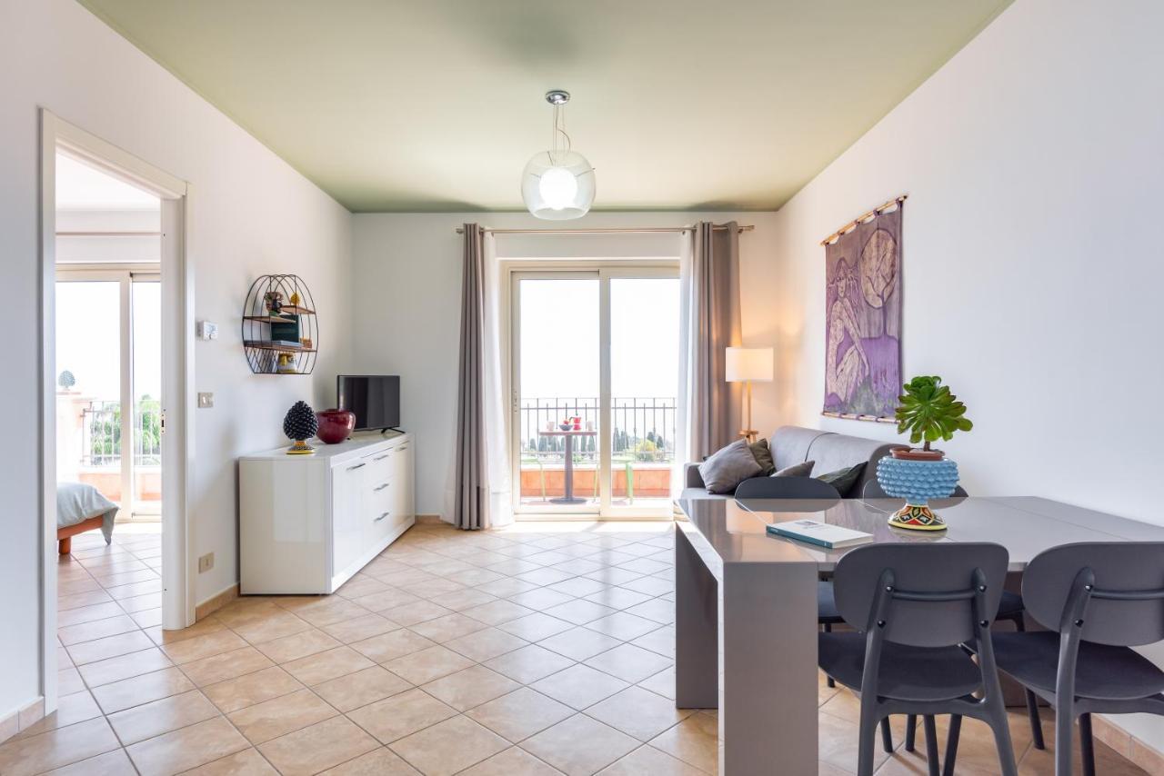 Taormina Panoramic Apartment With Parking 外观 照片