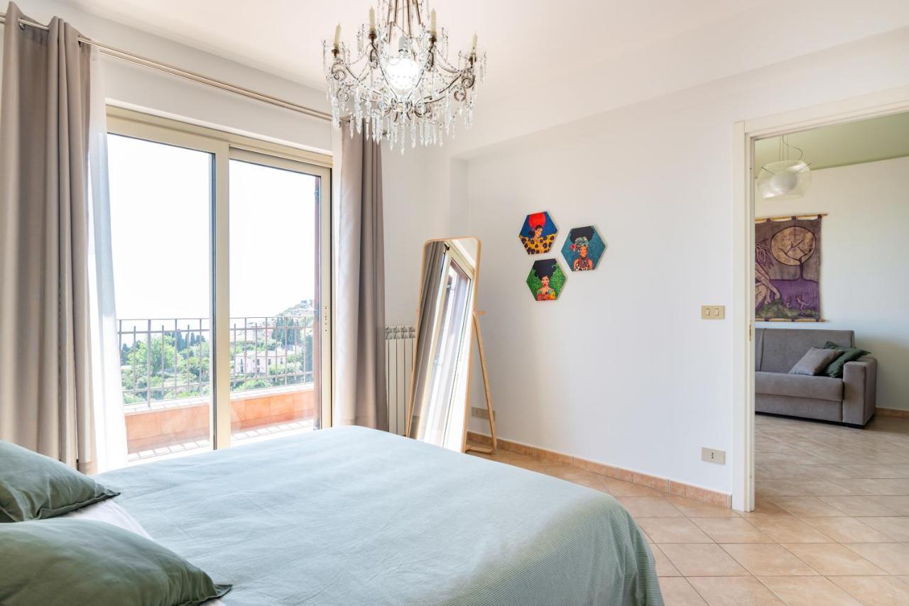 Taormina Panoramic Apartment With Parking 外观 照片