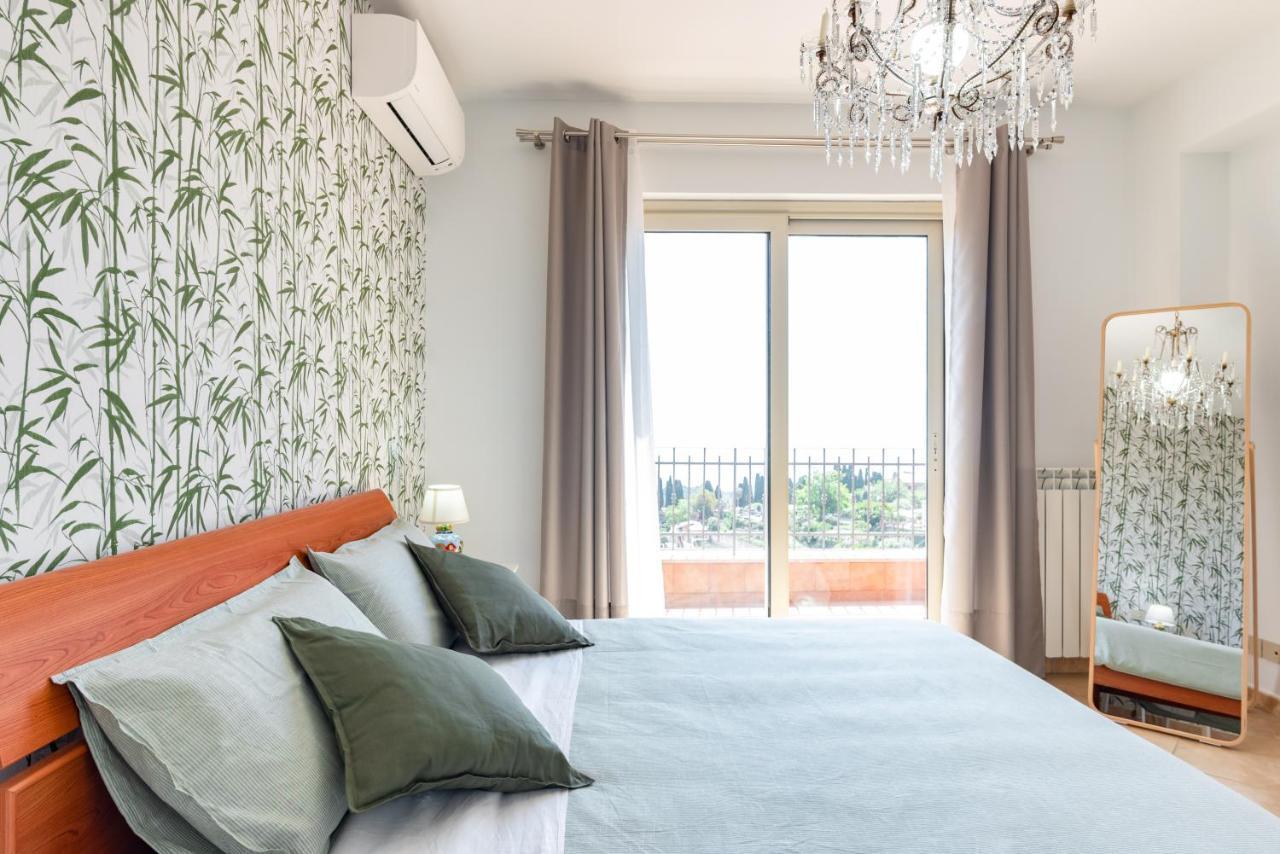 Taormina Panoramic Apartment With Parking 外观 照片